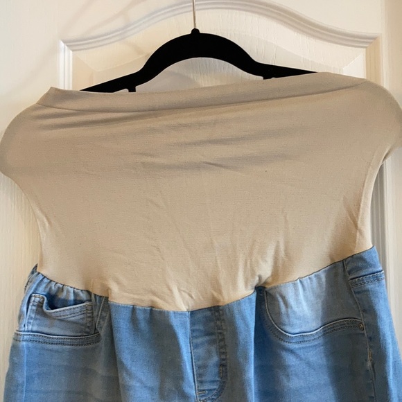Maternity lightweight jeans size XL. - Picture 2 of 3
